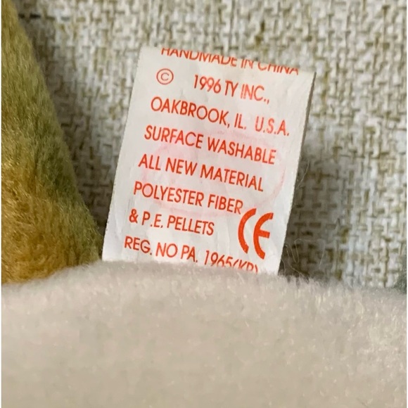 🦀Claude the crab paints by the sea
A famous artist he hopes to be
But 🦀#CLAUDE - Picture 4 of 5